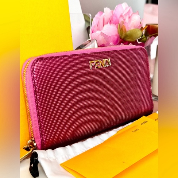 Like for the Everything Pink Show 💗💗💗💗 - Picture 5 of 16